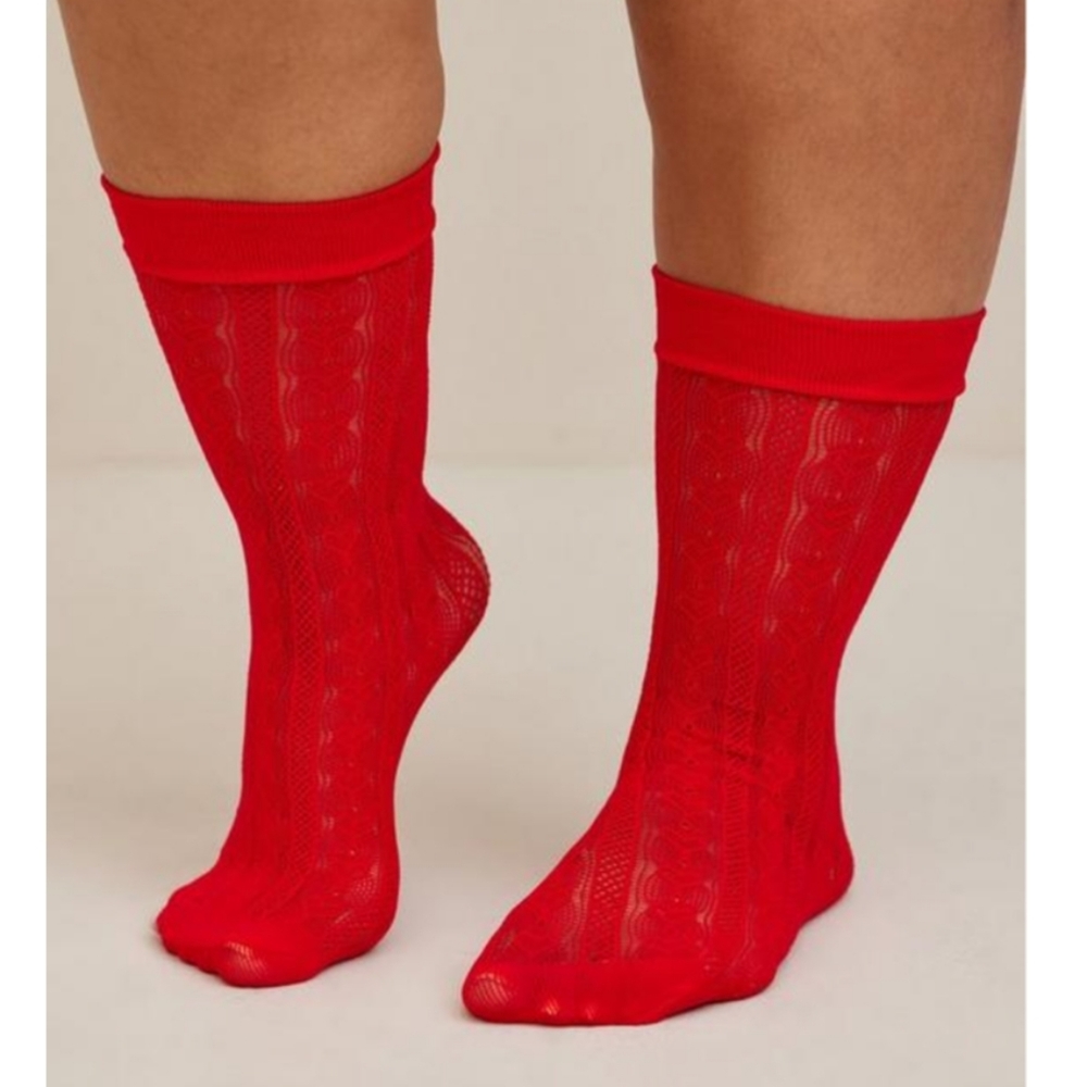 NWT Torrid Mesh Ankle Sock in Red, Size 10-13